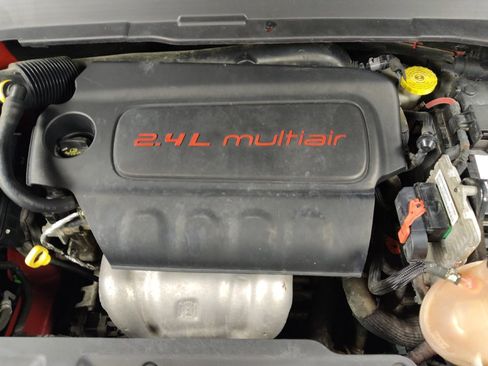 Used 2018 Jeep Compass Latitude w/ Cold Weather Group FWD image 30