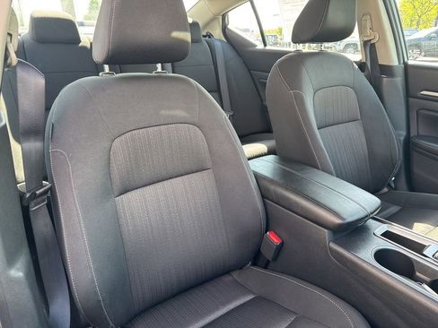 Used 2022 Nissan Altima 2.5 SV FWD image 22