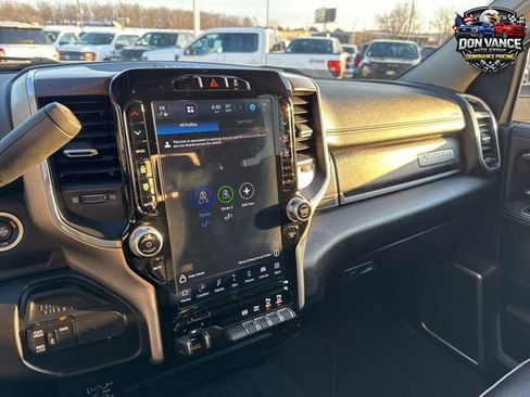 Used 2024 RAM 2500 Laramie AWD/4WD image 19