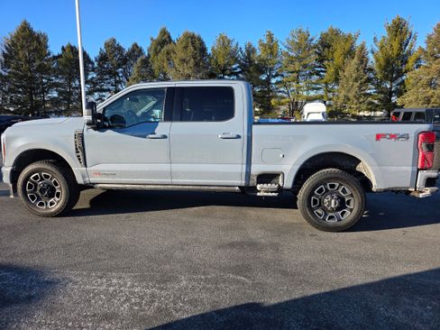 Used 2025 Ford F250 Platinum image 2