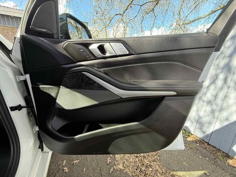Used 2020 BMW X7 xDrive40i w/ Premium Package image 42