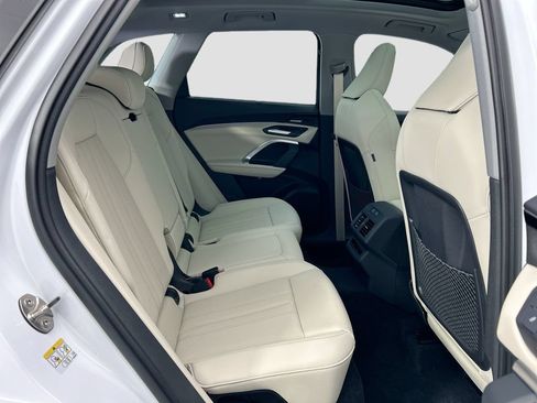 Certified 2025 Audi Q5 Premium Plus w/ Premium Plus AWD/4WD image 22