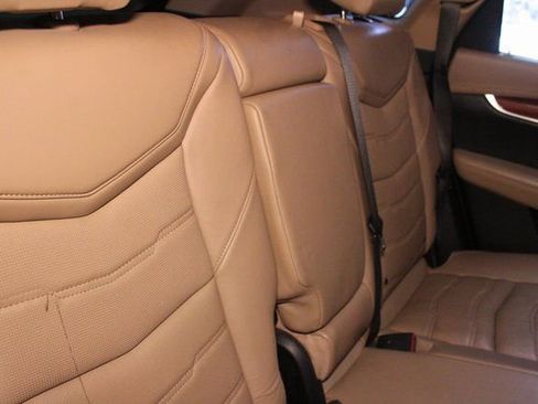 Used 2017 Cadillac XT5 Platinum image 14