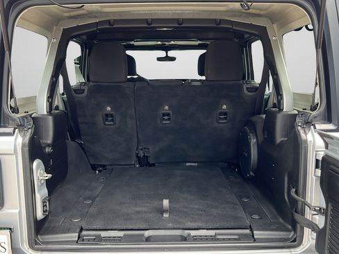 Used 2022 Jeep Wrangler Unlimited Sport AWD/4WD image 9