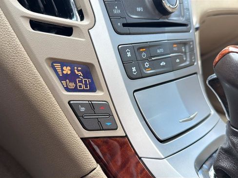 Used 2011 Cadillac CTS Luxury AWD/4WD image 28