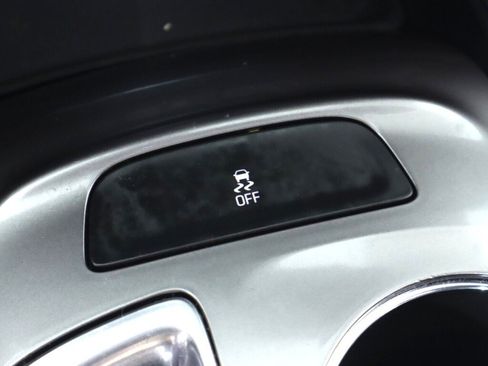 Used 2019 Chevrolet Malibu LT FWD image 25