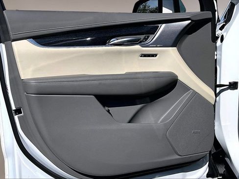 Certified 2023 Cadillac XT6 Premium Luxury AWD/4WD image 18
