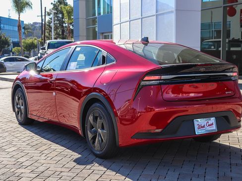 New 2026 Toyota Prius Plug-In Hybrid image 9