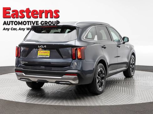 Used 2024 Kia Sorento S FWD image 5