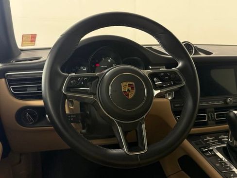 Used 2020 Porsche Macan AWD/4WD image 23
