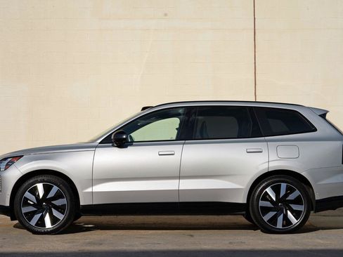 Used 2025 Volvo EX90 Ultra AWD/4WD image 8