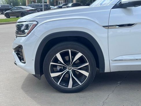 Used 2024 Volkswagen Atlas SEL Premium R-Line AWD/4WD image 9