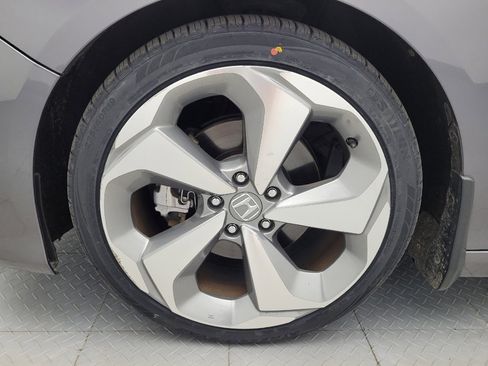 Used 2018 Honda Accord Touring image 31