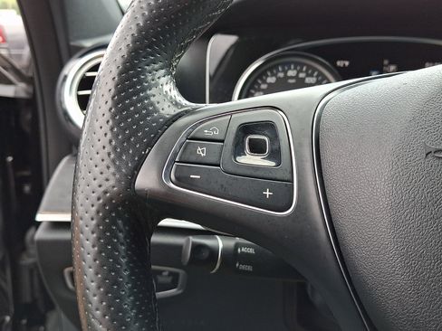 Used 2018 Mercedes-Benz E 300 4MATIC image 21
