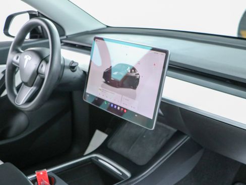 Used 2022 Tesla Model Y Performance AWD/4WD image 23