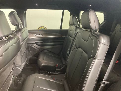 New 2025 Jeep Grand Cherokee L Limited w/ Trailer Tow Package AWD/4WD image 15
