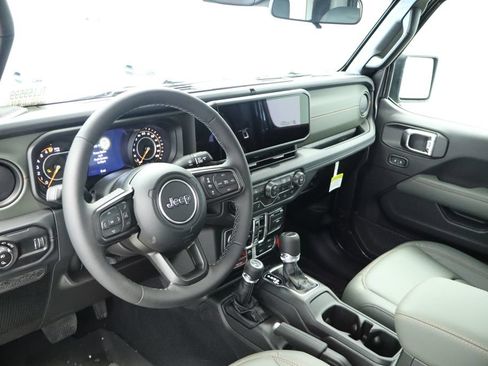 New 2026 Jeep Gladiator Mojave w/ Safety Group AWD/4WD image 30