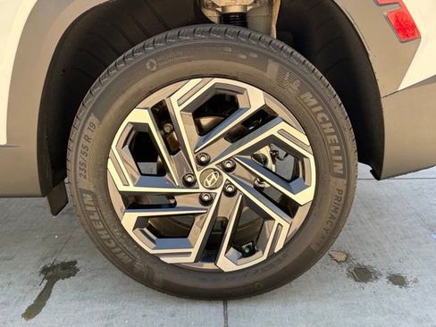 Used 2025 Hyundai Tucson Limited image 7