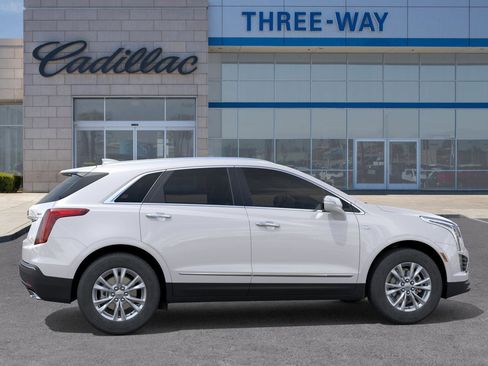 New 2026 Cadillac XT5 Luxury w/ LPO, Floor Liner Package image 24