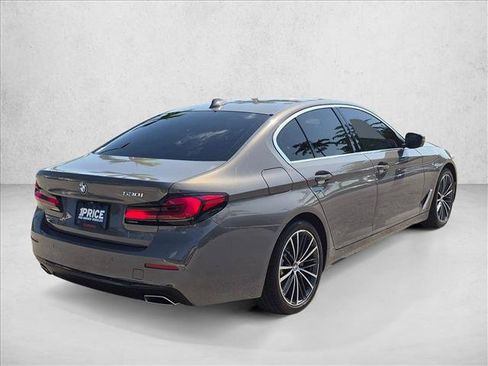 Used 2021 BMW 530i w/ Premium Package RWD image 5