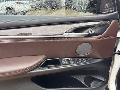 Used 2017 BMW X5 xDrive40e image 12