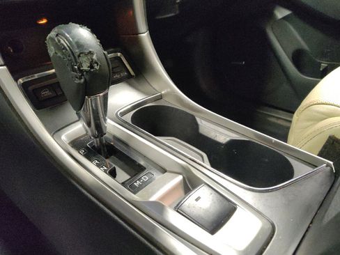 Used 2020 Subaru Ascent Limited w/ Technology Package image 26