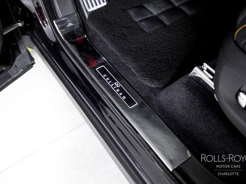 Certified 2023 Rolls-Royce Cullinan Black Badge w/ Driver's Package AWD/4WD image 18