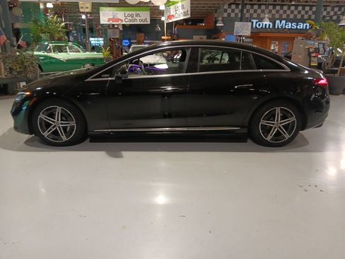 Used 2023 Mercedes-Benz EQE 500 4MATIC Sedan image 11