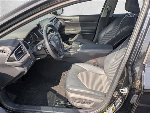 Used 2021 Toyota Camry SE FWD image 11