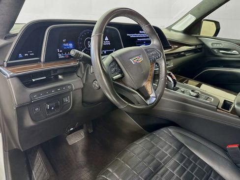 Used 2023 Cadillac Escalade Sport Platinum w/ LPO, ONYX Package image 11