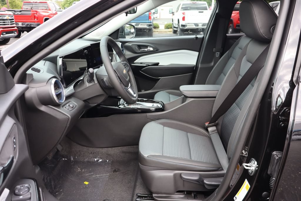 New 2026 Chevrolet Trax LT w/ LT Convenience Package FWD image 5
