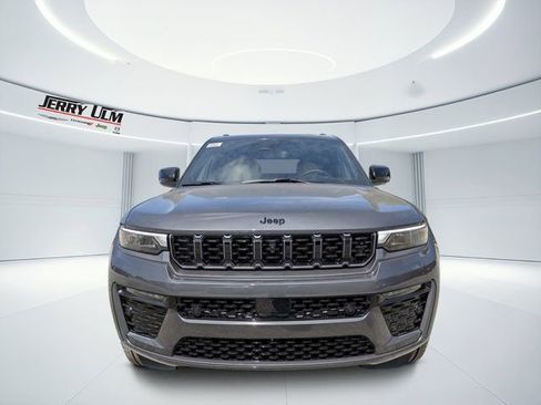 New 2026 Jeep Grand Cherokee L Summit w/ Obsidian Package AWD/4WD image 8