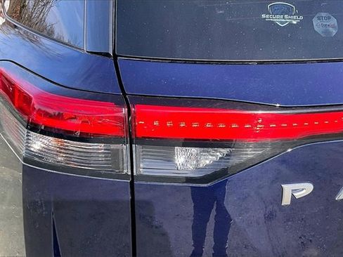 Used 2023 Nissan Pathfinder Platinum image 32