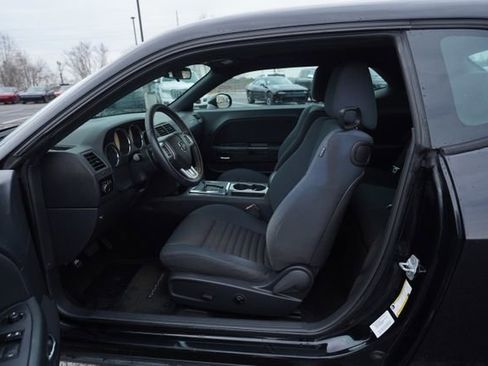 Used 2012 Dodge Challenger SXT image 11