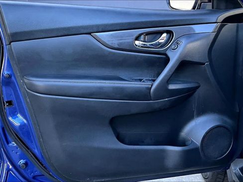 Used 2019 Nissan Rogue SV image 20