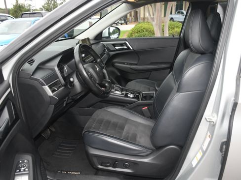 Used 2024 Mitsubishi Outlander SE Black Edition AWD/4WD image 7