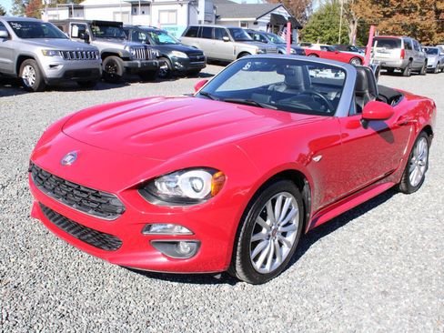 Used 2017 FIAT 124 Spider Lusso image 2