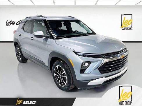 Used 2025 Chevrolet TrailBlazer LT image 3