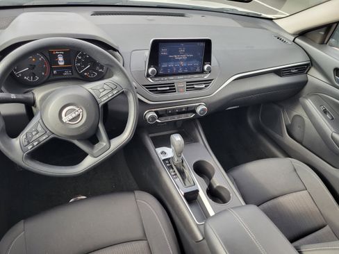 Used 2025 Nissan Altima 2.5 S image 13