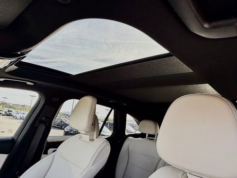 Used 2026 Mercedes-Benz GLC 300 4MATIC image 21