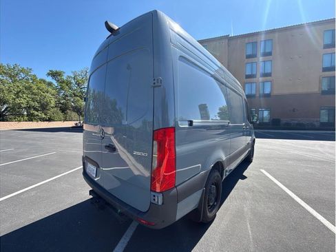Used 2025 Mercedes-Benz Sprinter 2500 image 7