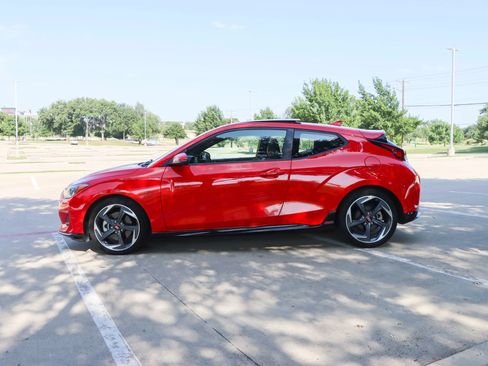 Used 2021 Hyundai Veloster Turbo FWD image 4