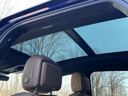 Certified 2026 Porsche Macan image 17