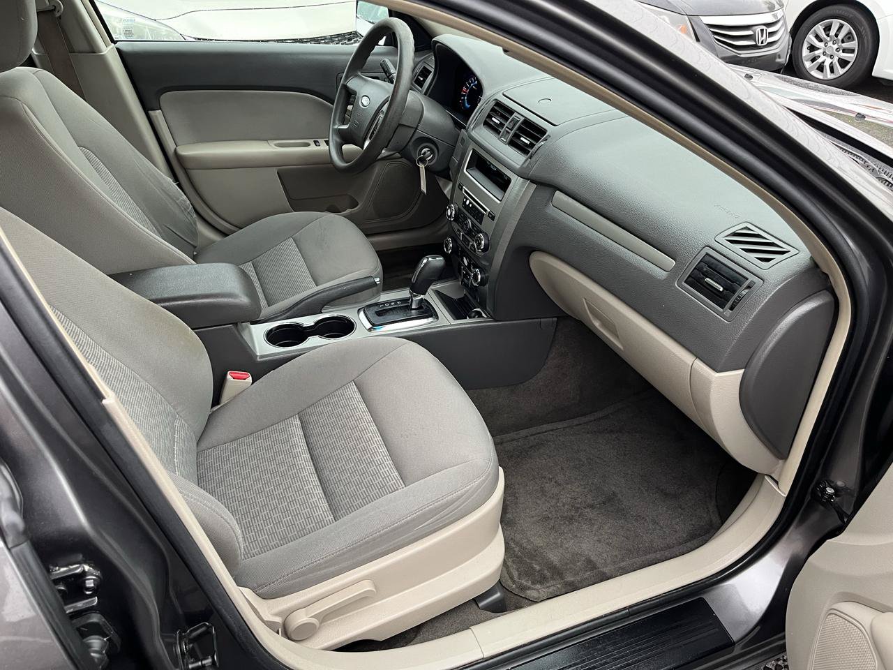 Used 2010 Ford Fusion SE FWD image 23
