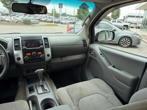 Used 2018 Nissan Frontier SV w/ Value Truck Package RWD image 28