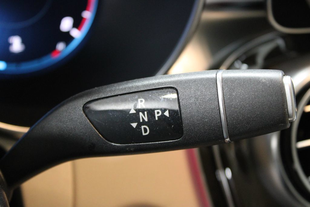Used 2022 Mercedes-Benz GLC 300 4MATIC image 32