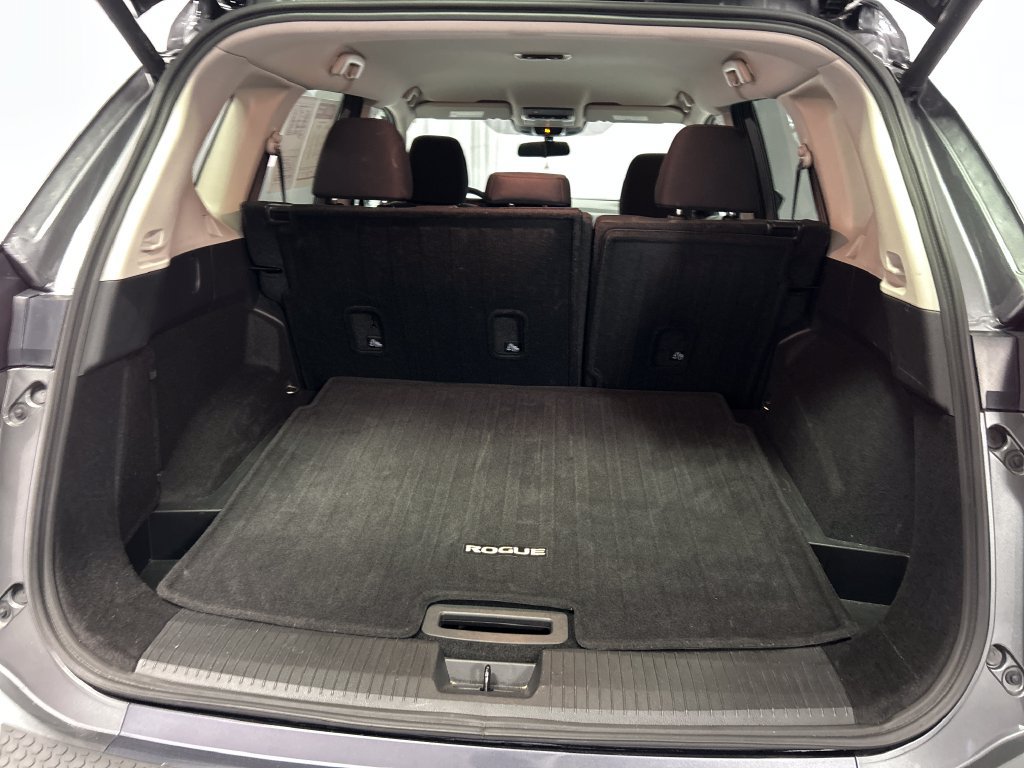 Used 2025 Nissan Rogue SV AWD/4WD image 22