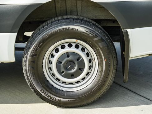 Used 2023 Mercedes-Benz Sprinter 2500 image 10