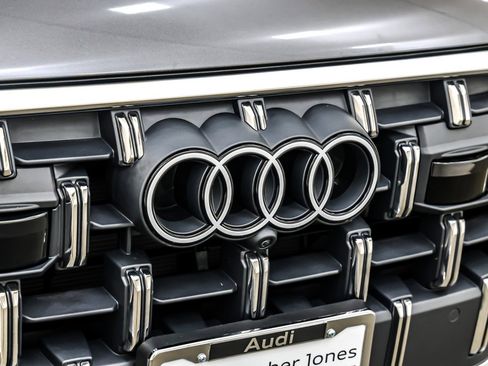 Used 2025 Audi Q7 2.0T Premium w/ Convenience Package image 14