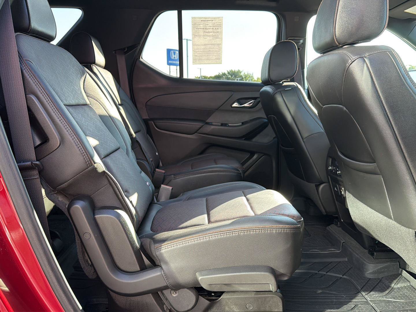 Used 2023 Chevrolet Traverse High Country AWD/4WD image 41